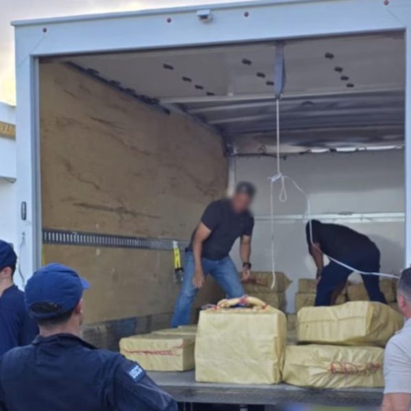 Incautan $13.3 millones en cocaína en aguas del norte de la Isla