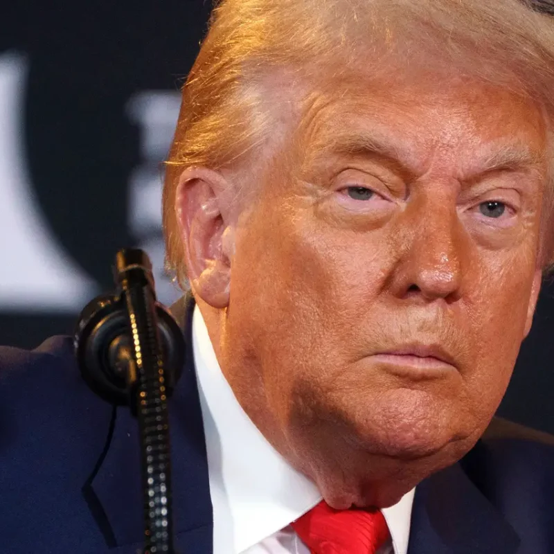Impopularidad de Trump roza niveles récord