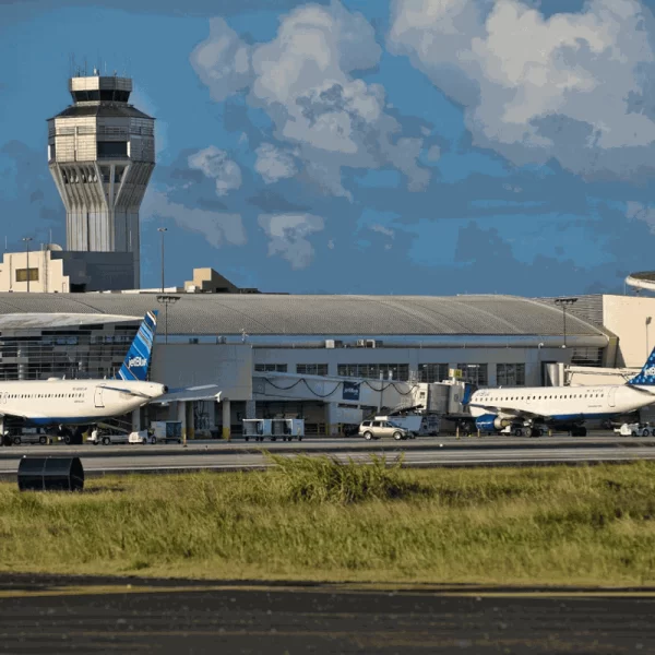 Cancelan vuelos entre San Juan y Tampa por el huracán Helene