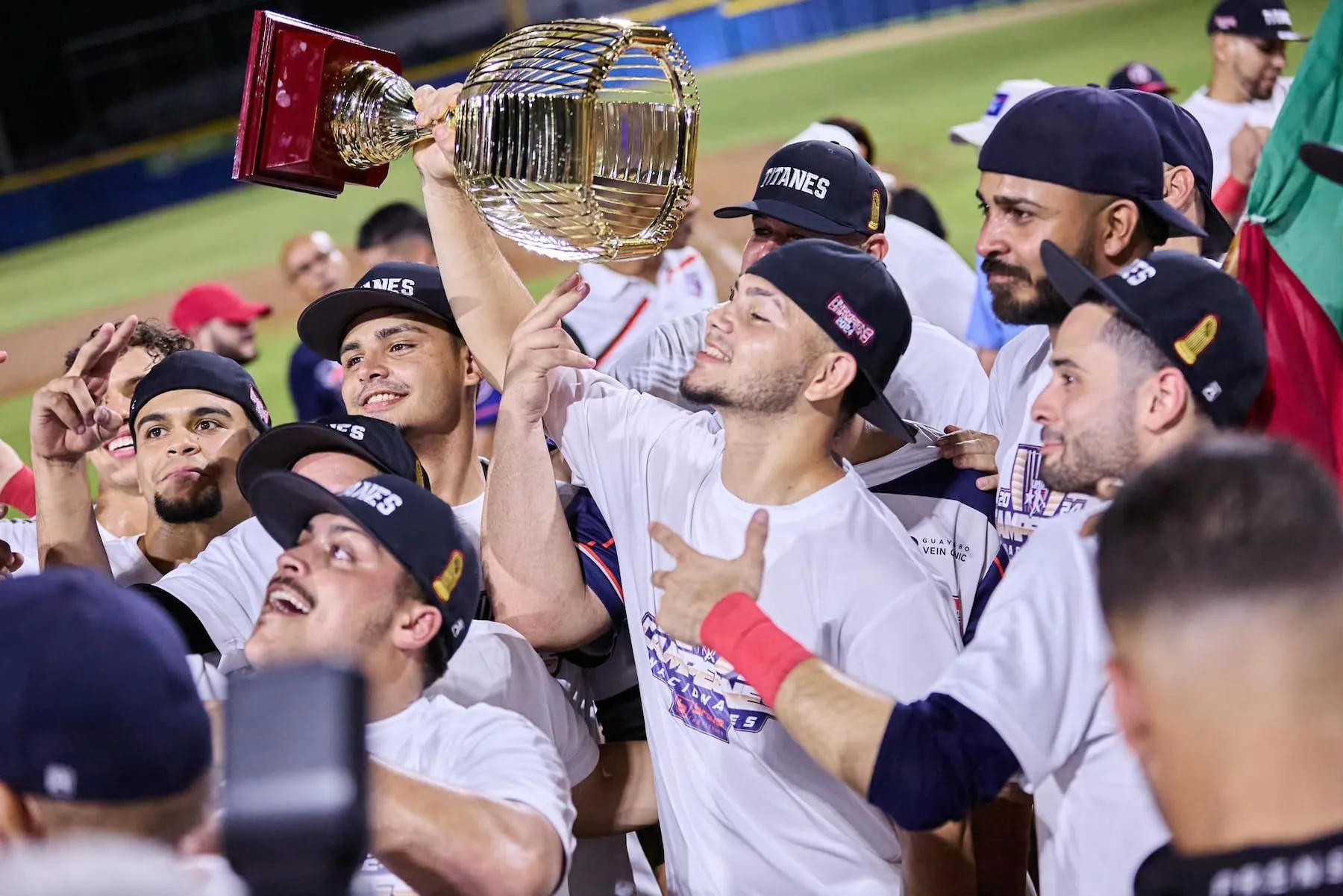 Del sótano al campeonato: Titanes de Florida celebran su segundo título nacional de la Doble A